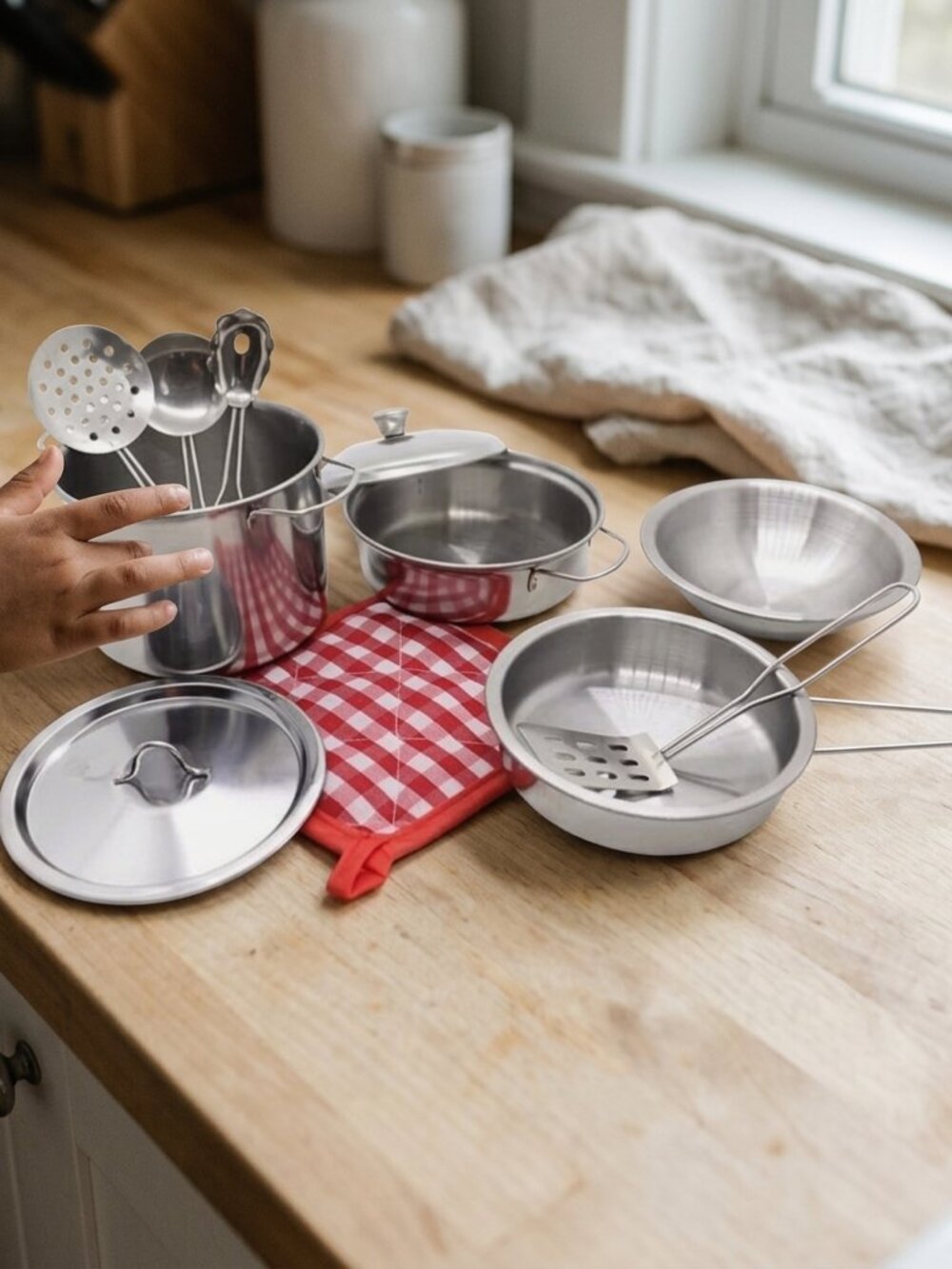 NWT Kids Stainless Steel Kitchen Accessory Set – 11pc Cooking Toy Kit - Picture 3 of 13